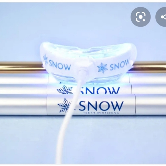 All-In-One SNOW TEETH WHITENING KIT - Picture 5 of 6